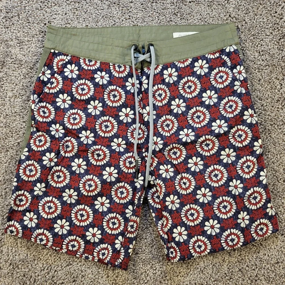 Outerknown Mens Floral Boardshorts Navy‎ Red Olive ECONYL Recycled Nylon Size 28